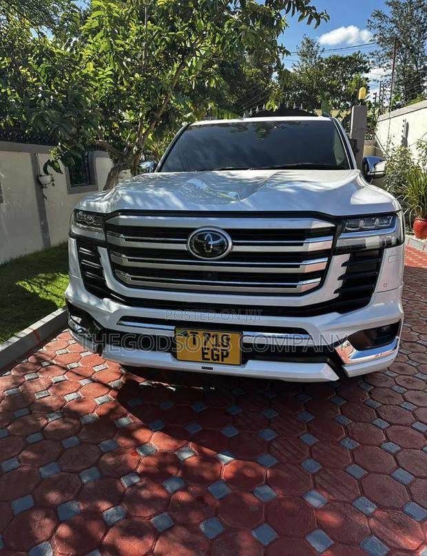 New Toyota Land Cruiser 2024 White