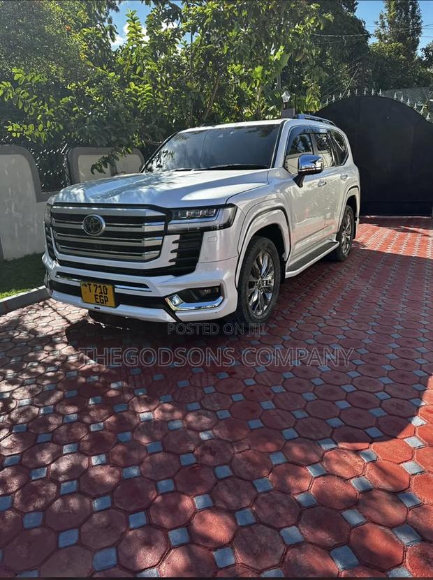 New Toyota Land Cruiser 2024 White