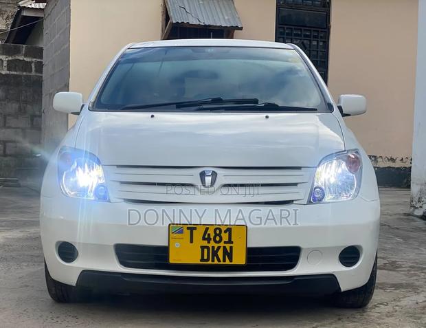 Toyota IST 2005 White