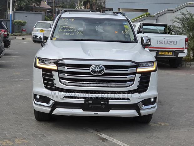 New Toyota Land Cruiser 2024 White