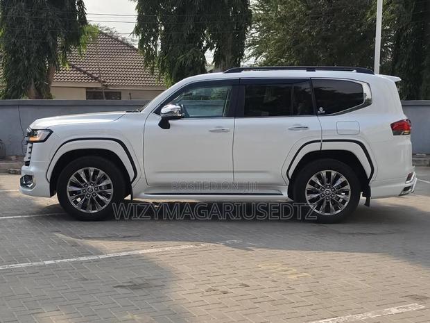 New Toyota Land Cruiser 2024 White