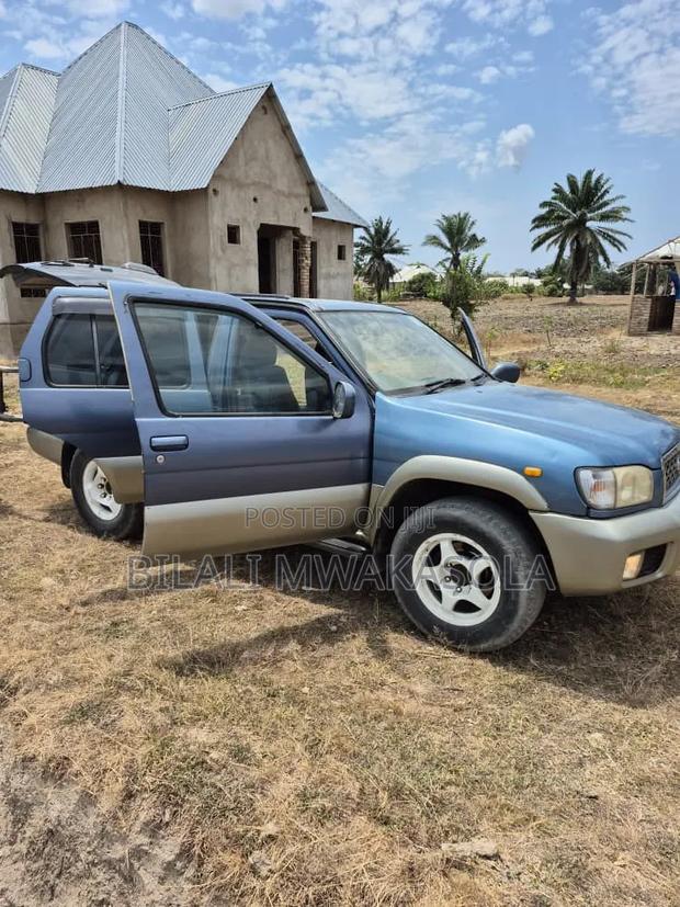 Nissan Terrano 2020 Blue