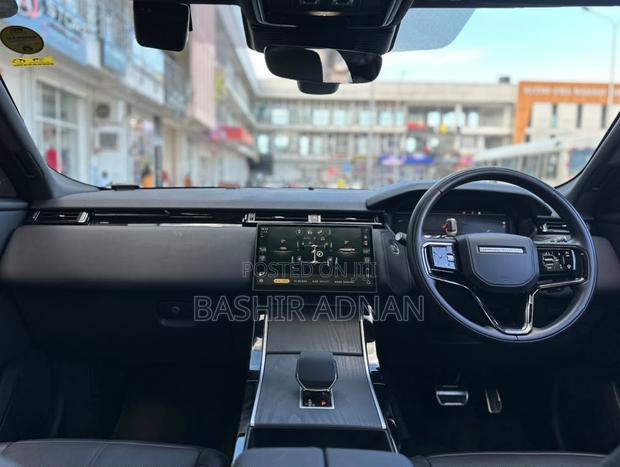 Land Rover Range Rover Velar 2024 Gray