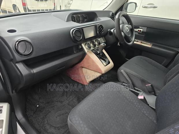 Toyota Corolla Rumion 2010 White
