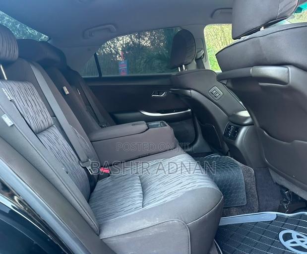 Toyota Crown 2011 Black