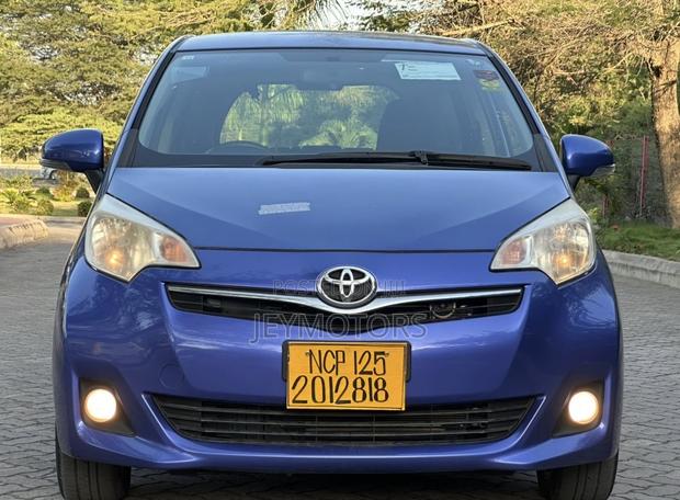Toyota Ractis 2010 Blue