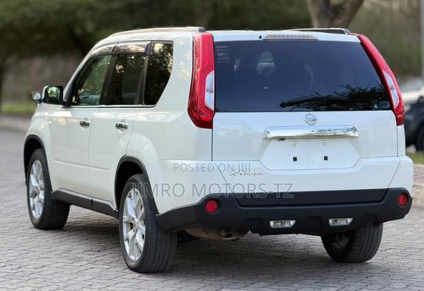 Nissan X-Trail 2012 White