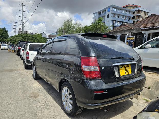 Toyota Nadia 2003 Black