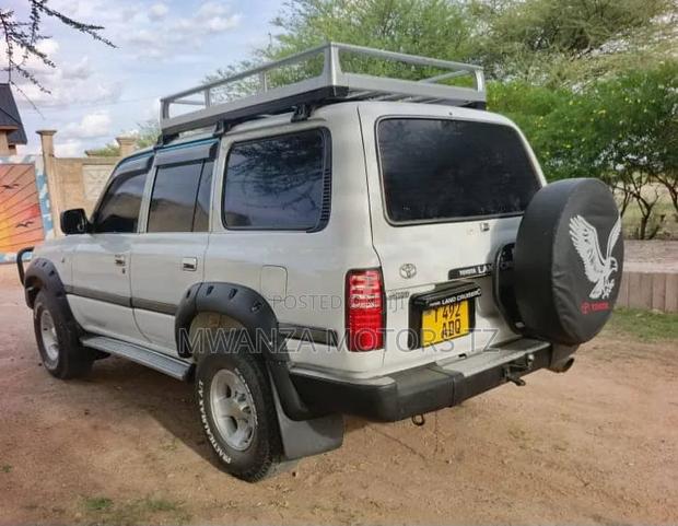 Toyota Land Cruiser 1998 White
