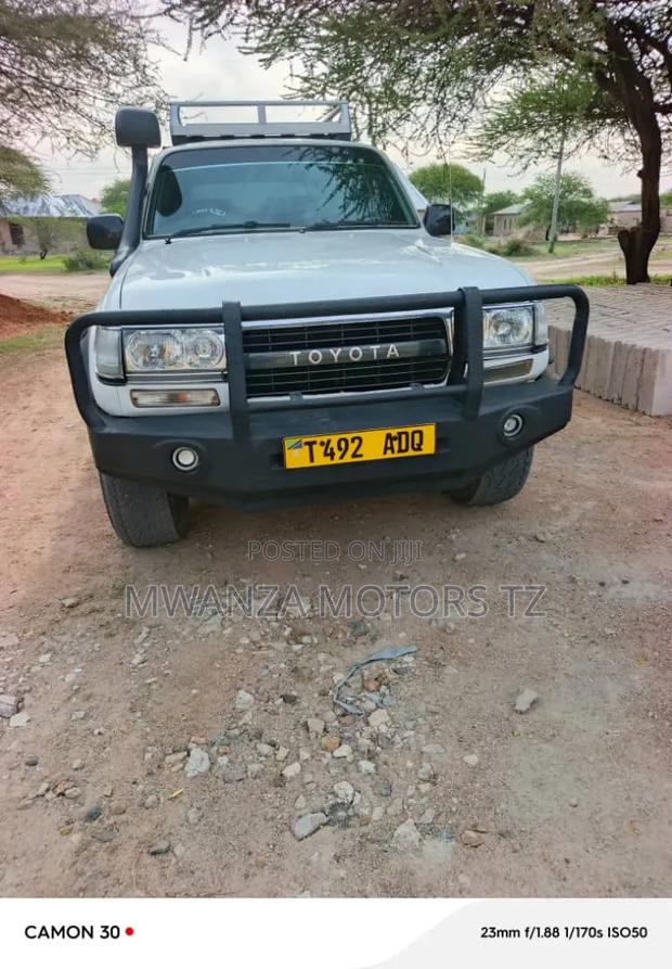 Toyota Land Cruiser 1998 White
