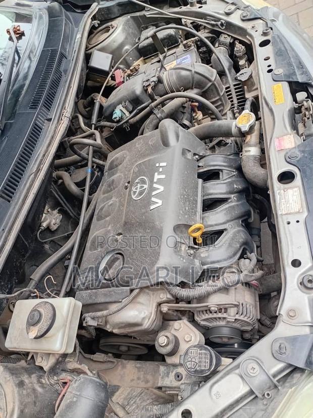 Toyota IST 2005 Gray