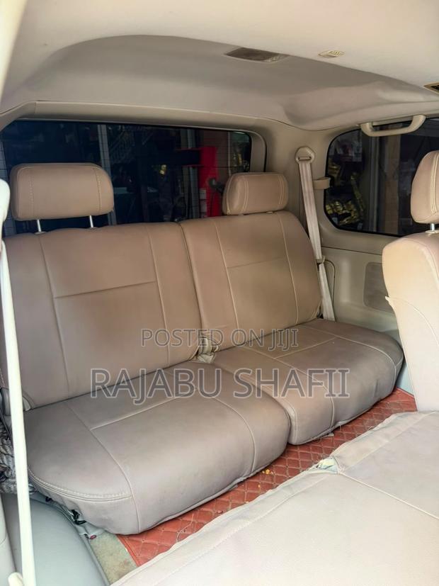 Toyota Land Cruiser 2004 Silver