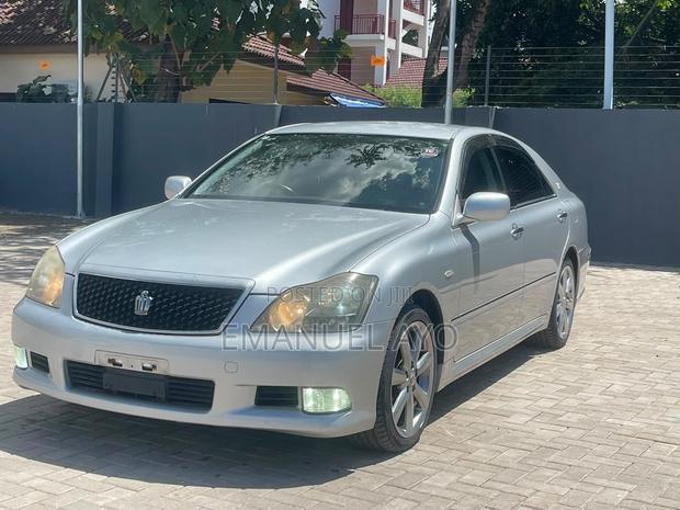 Toyota Crown 2004 Silver