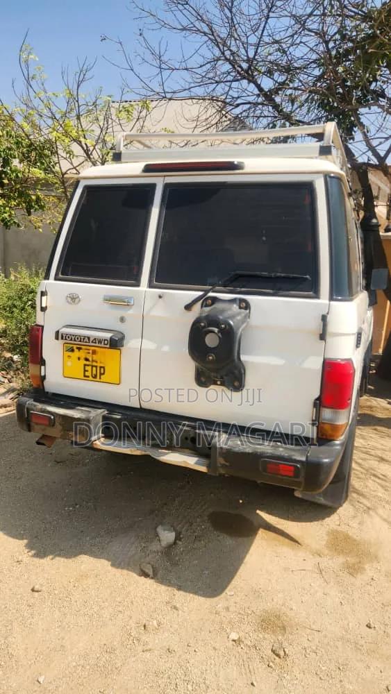 Toyota Land Cruiser 2019 White