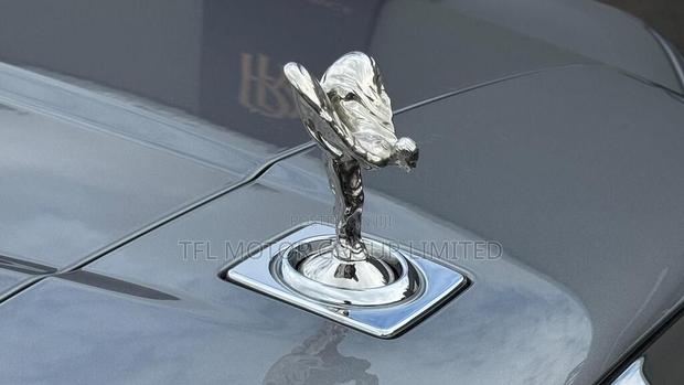 Rolls-Royce Cullinan Base 2019 Silver
