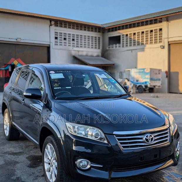 Toyota Vanguard 2012 Black
