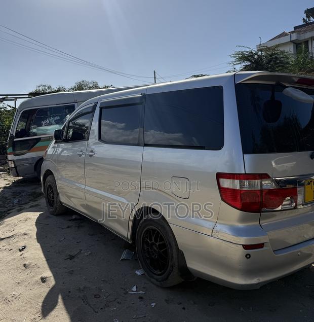 Toyota Alphard 2005 Silver