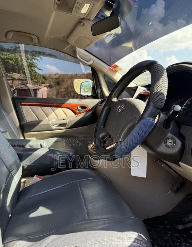 Toyota Alphard 2005 Silver