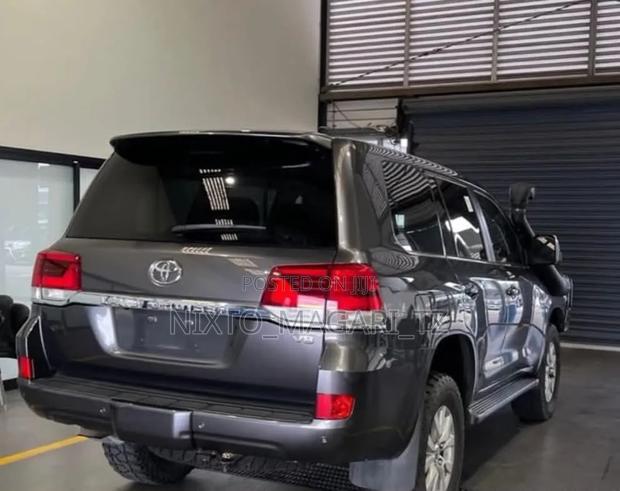 Toyota Land Cruiser 2019 Gray
