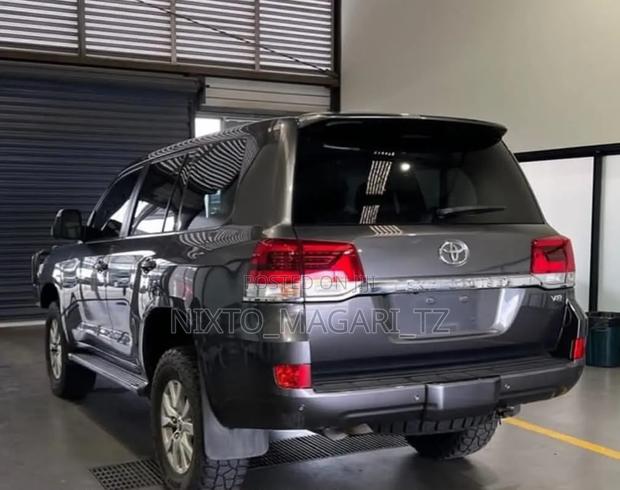 Toyota Land Cruiser 2019 Gray