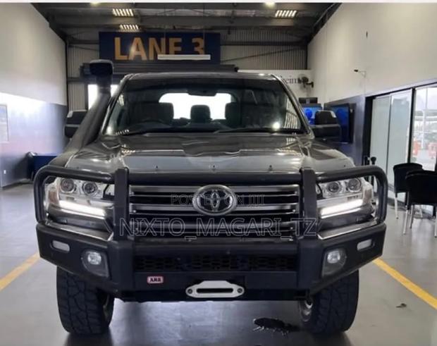 Toyota Land Cruiser 2019 Gray
