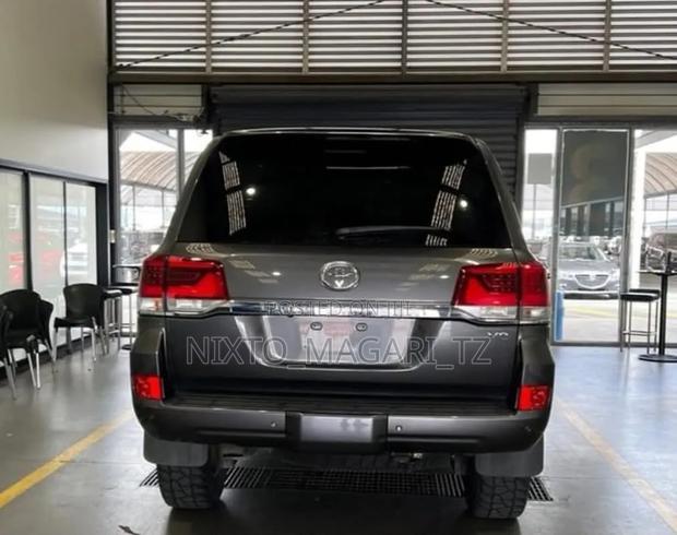 Toyota Land Cruiser 2019 Gray