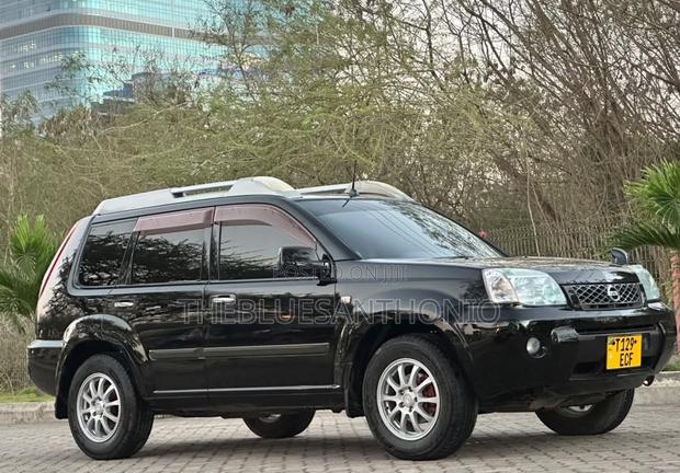 Nissan X-Trail 2006 Black