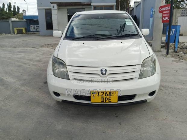 Toyota IST 2004 White