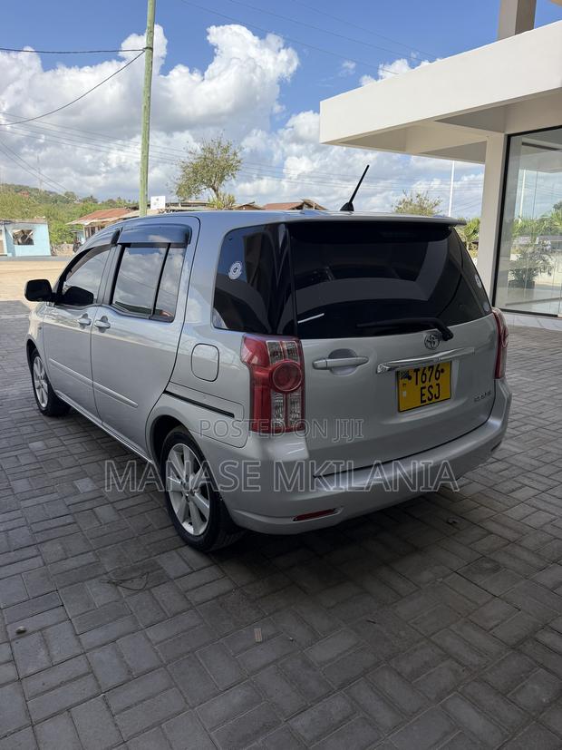 Toyota Raum 1.5 FWD 2007 Silver