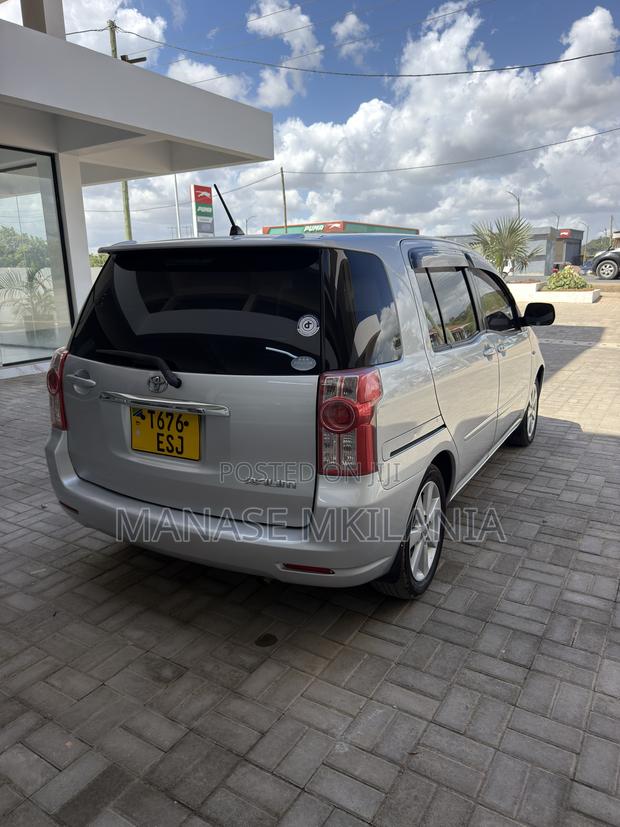Toyota Raum 1.5 FWD 2007 Silver