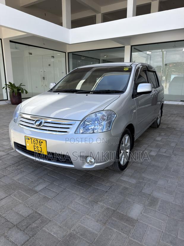 Toyota Raum 1.5 FWD 2007 Silver