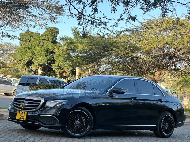 Mercedes-Benz E400 2016 Black