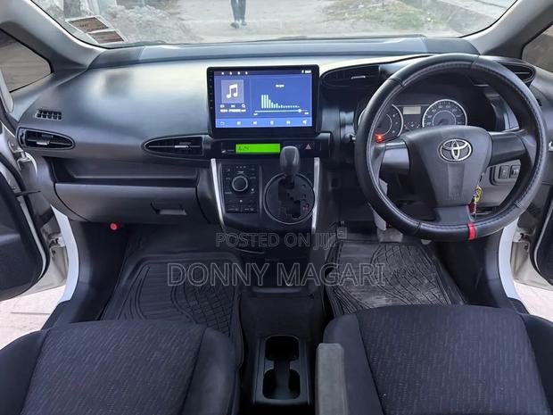Toyota Wish 2011 White