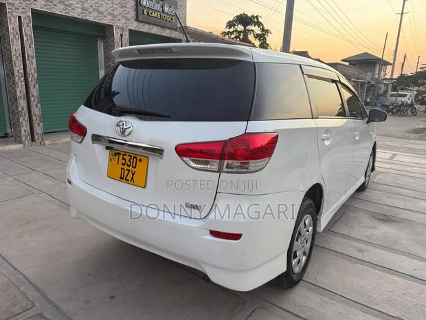 Toyota Wish 2011 White