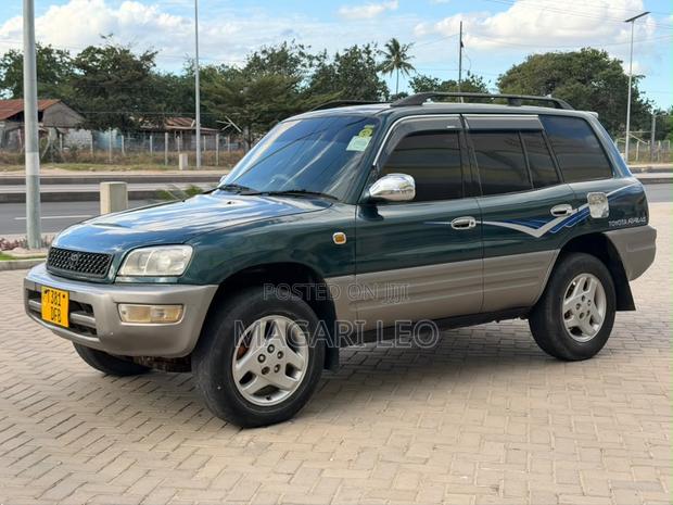 Toyota RAV4 1999 Green