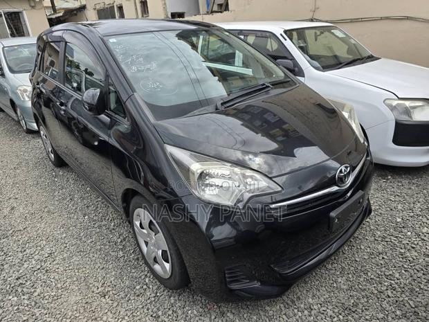 Toyota Ractis 2011 Black