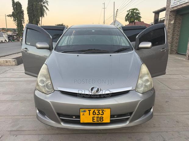 Toyota Wish 2007 Gray