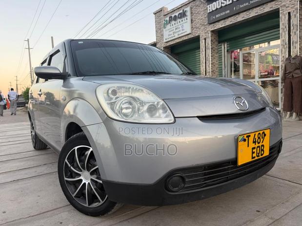 Mazda Verisa 2004 Gray