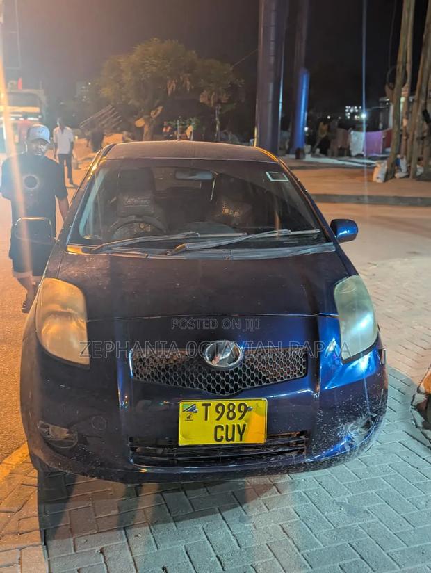 Toyota Vitz 2008 Blue
