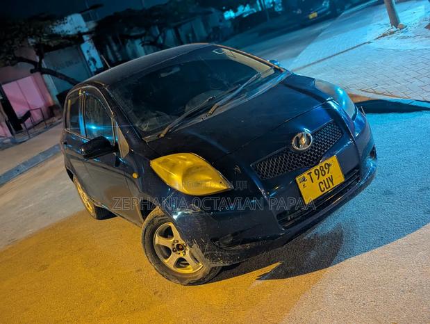 Toyota Vitz 2008 Blue