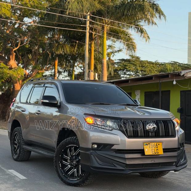 Toyota Land Cruiser Prado 2023 Brown