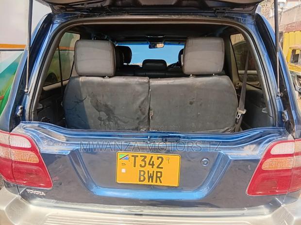 Toyota Land Cruiser 2005 Blue