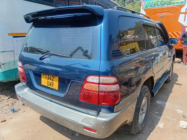 Toyota Land Cruiser 2005 Blue