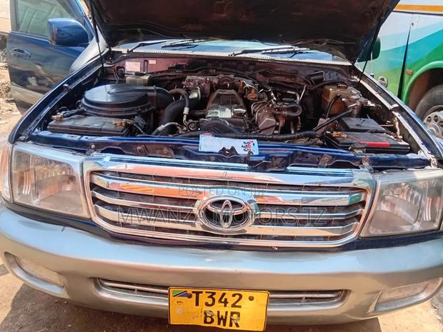 Toyota Land Cruiser 2005 Blue