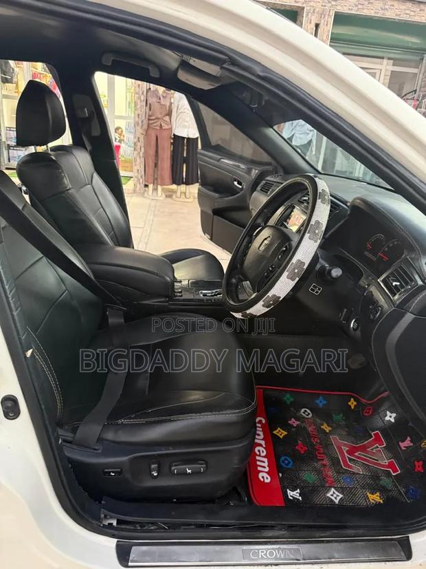 Toyota Crown 2006 White