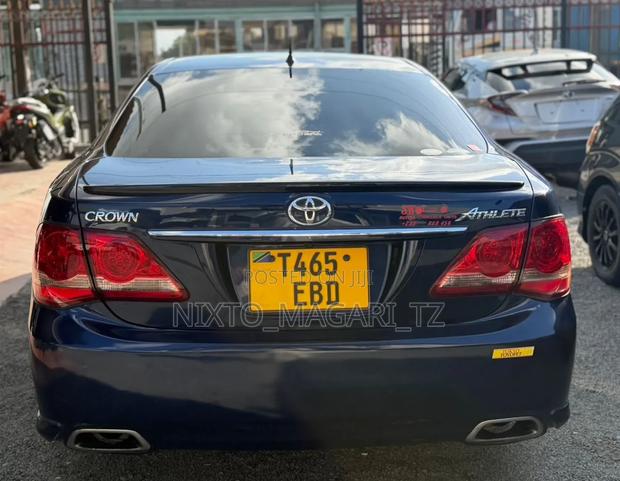 Toyota Crown 2009 Blue
