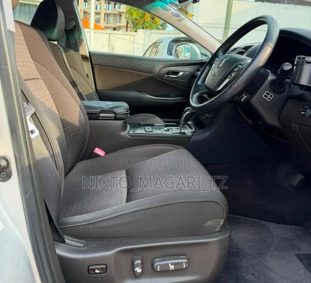 Toyota Crown 2009 Blue