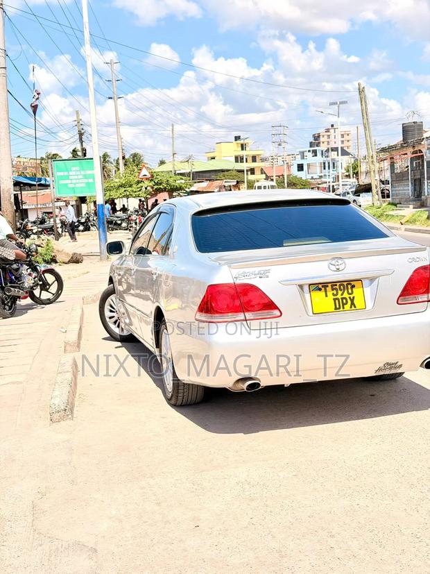 Toyota Crown 2004 Silver