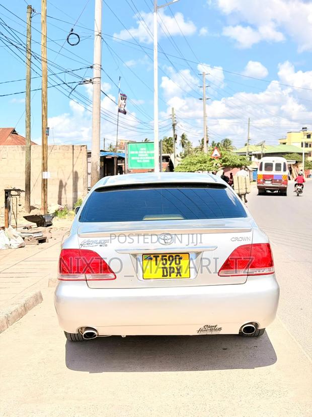 Toyota Crown 2004 Silver
