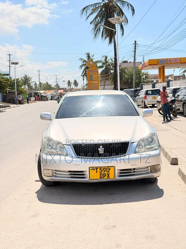 Toyota Crown 2004 Silver